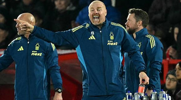 Dyche tuyên bố dẹp bóng đá nếu Arsenal hưởng phạt đền