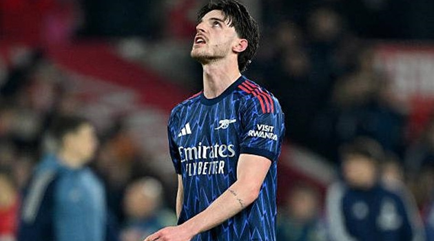 Rice văng tục khi Arsenal lỡ thời cơ bỏ xa Man City