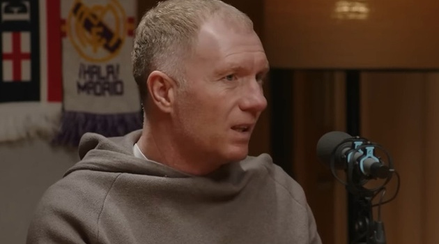 Scholes nhận kèo đến nhà Martinez sau đại chiến