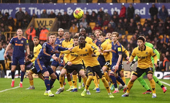 Newcastle bị Wolves cầm chân đầy thất vọng