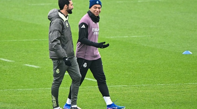 Arbeloa dùng đắc nhân tâm trị dàn sao Real Madrid