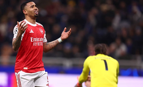 Jesus rơi nước mắt sau cú đúp giúp Arsenal hạ Inter Milan