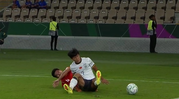 Nguyễn Hiểu Minh đứt dây chằng chéo, nghỉ thi đấu hết mùa