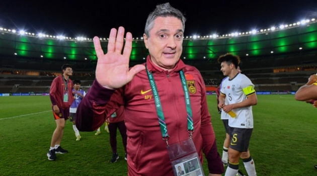 HLV Trung Quốc gọi trận thắng U23 Việt Nam là điên rồ