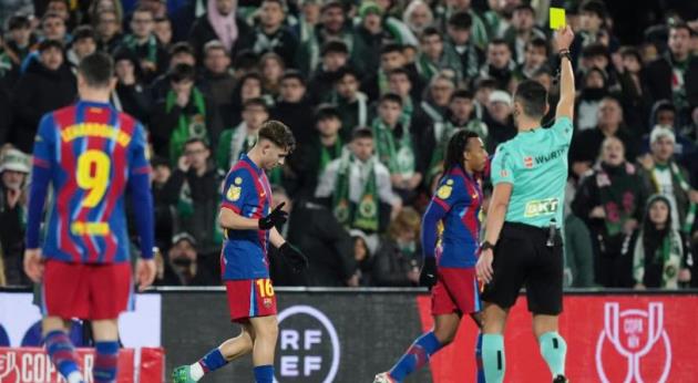 4 trụ cột Barca đối mặt án treo giò trước trận Slavia