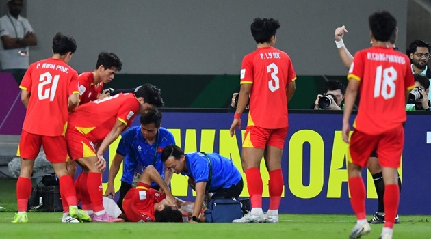 Điểm tin bóng đá Việt Nam 22/1: Hiểu Minh dính chấn thương dây chằng; Lý Đức đối diện án phạt