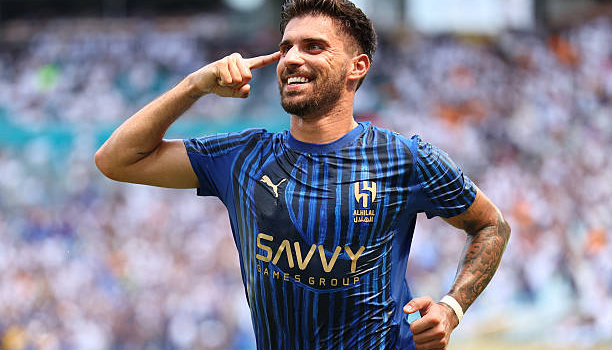 Ruben Neves sẵn sàng đặt dấu chấm hết cho Casemiro tại MU