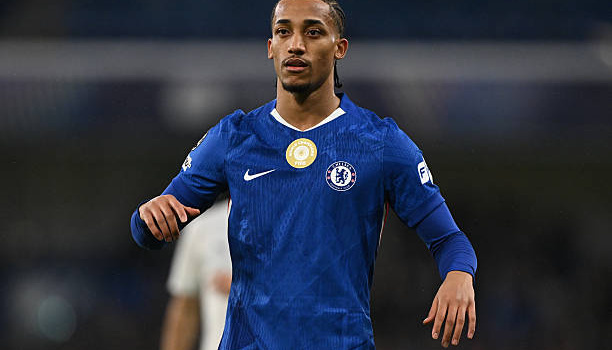 Costa hiến kế giúp Chelsea kích hoạt Joao Pedro