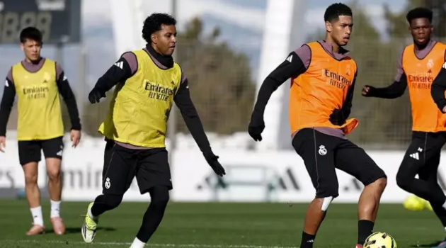 Rodrygo lần đầu sẵn sàng ra sân dưới thời Arbeloa
