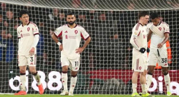 Thua đau Bournemouth, Liverpool coi như buông cờ trắng trước Arsenal