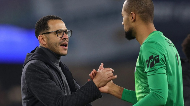 Rosenior chốt tương lai Sanchez tại Chelsea