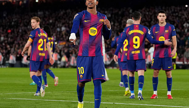 Yamal lập siêu phẩm, Barca đại thắng đòi lại ngôi đầu