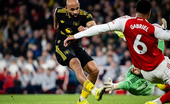 Mbeumo cân bằng kỳ tích 13 năm của Van Persie tại Man Utd