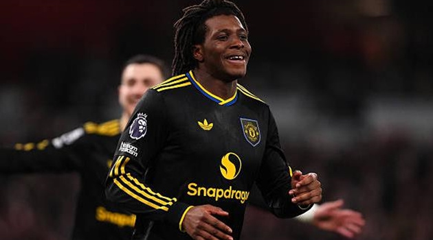 Carrick hết lời ca ngợi người hùng Dorgu