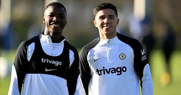 Chelsea hoãn đàm phán dù Enzo và Caicedo đòi tăng lương