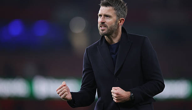 Chỉ 2 trận, Carrick cân bằng thành tích 35 trận của Amorim