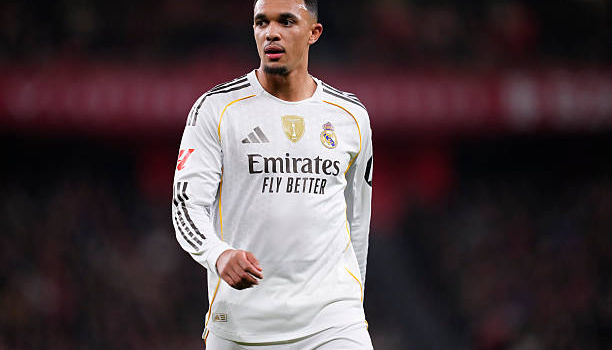 Romano bác tin Arbeloa muốn đẩy Trent khỏi Real Madrid