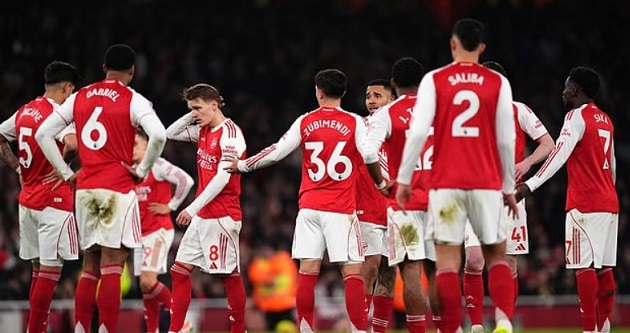 Thua Man Utd, Arsenal bị siêu máy tính giảm cửa vô địch