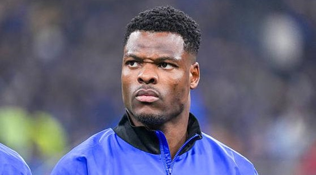 Man City đấu Barca vụ Denzel Dumfries