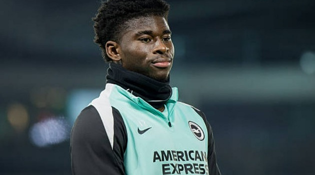 MU phá két tranh Carlos Baleba với Chelsea