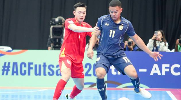Sút trúng cột dọc, futsal Việt Nam thua đau Thái Lan