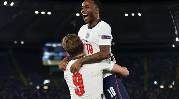 Đừng để đoạn kết buồn làm lu mờ di sản của Sterling