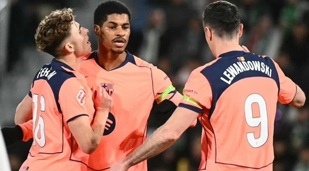 Rashford sánh vai Yamal lập kỳ tích tại Barca