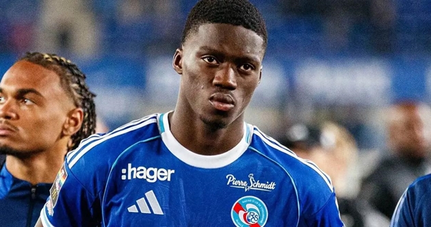 Chelsea triệu hồi Mamadou Sarr để gia cố hàng thủ