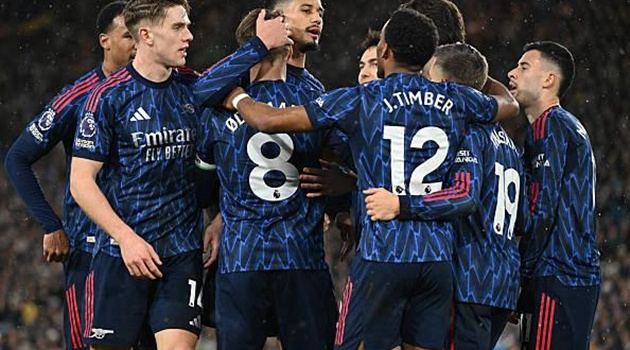 Arsenal phô diễn bản lĩnh quân vương tại Elland Road