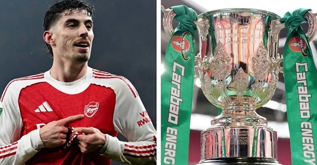 Havertz chỉ tay lên logo Arsenal sau khi loại Chelsea ở phút 97