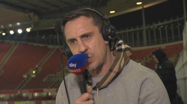 Neville khuyên sao trẻ học theo Joao Pedro