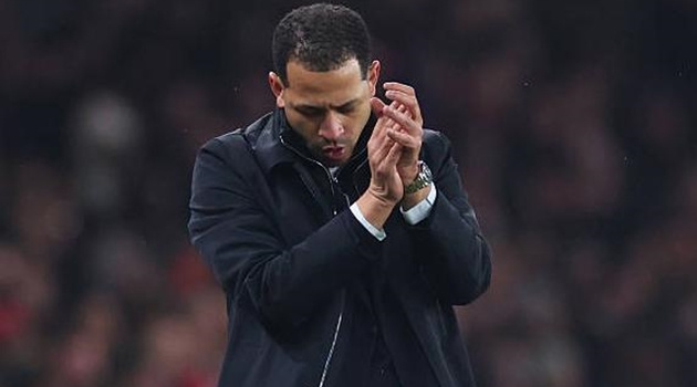 Rosenior lý giải việc đẩy Delap sang cánh phải đấu Arsenal