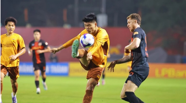 Sức trẻ phố Núi khuất phục dàn sao Ninh Bình ngay tại Hoa Lư