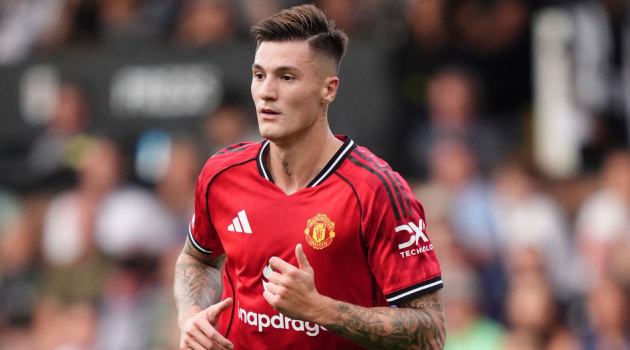 Carrick dùng Sesko khoan phá hàng thủ West Ham