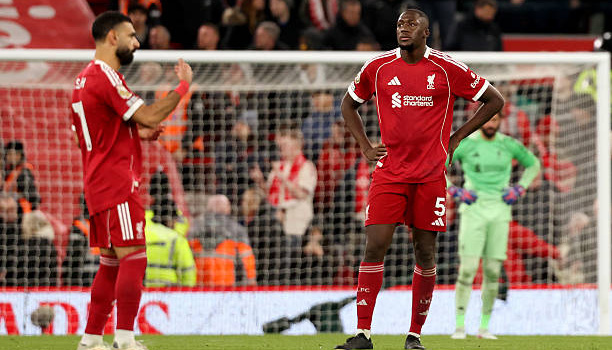 Vòng 25 Ngoại hạng Anh: Liverpool lao đao; Arsenal ổn định