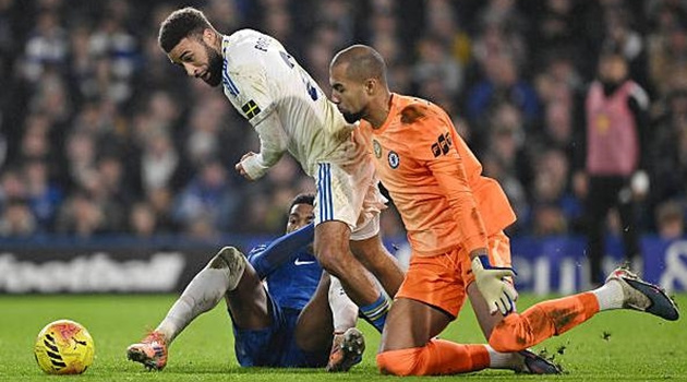 Thảm họa 7 phút khiến Chelsea đánh rơi lợi thế trước Leeds