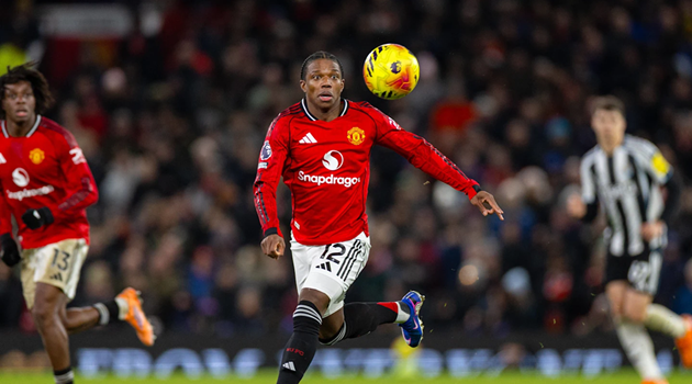 Sunderland nhắm chiêu mộ Malacia miễn phí