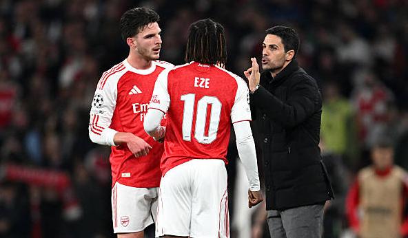 Đôi cánh của Eze bị xiềng xích tại Arsenal