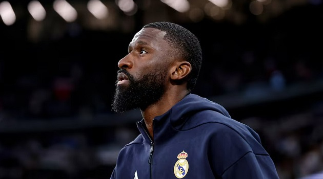 Rudiger tái xuất, vị trí của Huijsen lung lay