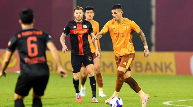 HAGL thăng hoa nhưng hiểm họa trụ hạng vẫn rình rập