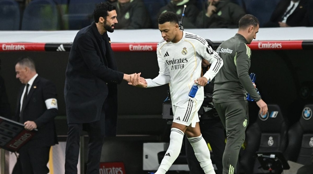 Arbeloa khẳng định Mourinho không thể gây bất ngờ cho Real