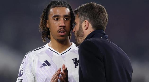 Carrick nới lỏng kỷ luật thép của Amorim và cái kết bất ngờ