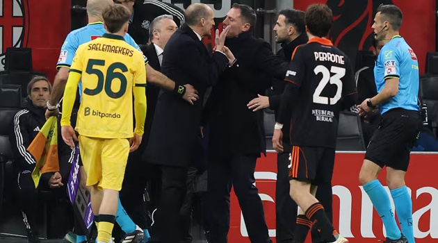 Allegri mắng Fabregas là trẻ ranh tập làm HLV