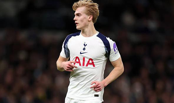 Liverpool nhắm chiêu mộ Lucas Bergvall từ Tottenham