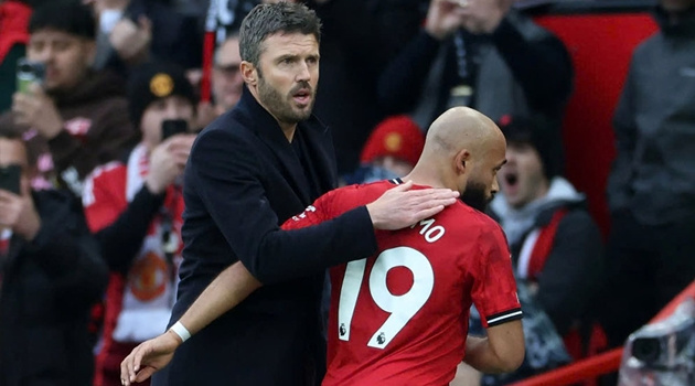 Carrick cần làm được điều Amorim từng thất bại trước Everton