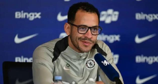HLV Rosenior tiết lộ lợi thế hiếm có của Chelsea trước Burnley