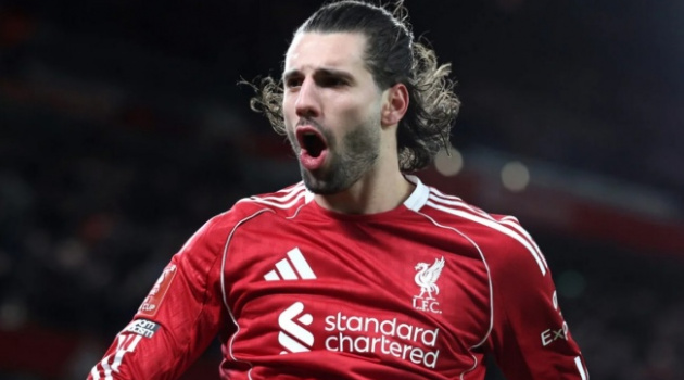 Szoboszlai trở thành lời giải cho chiếc áo số 8 tại Liverpool