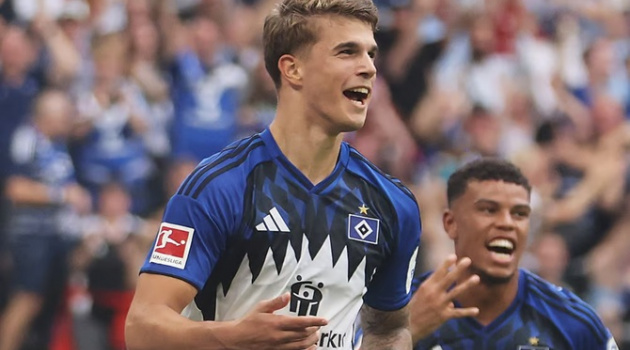 Luka Vuskovic là người thừa kế lý tưởng của Van Dijk