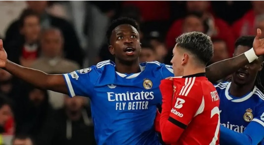 Bị treo giò, Prestianni vẫn cùng Benfica hành quân đến Madrid