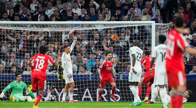 Trent bị chê phòng ngự kém trước viễn cảnh tái ngộ Liverpool